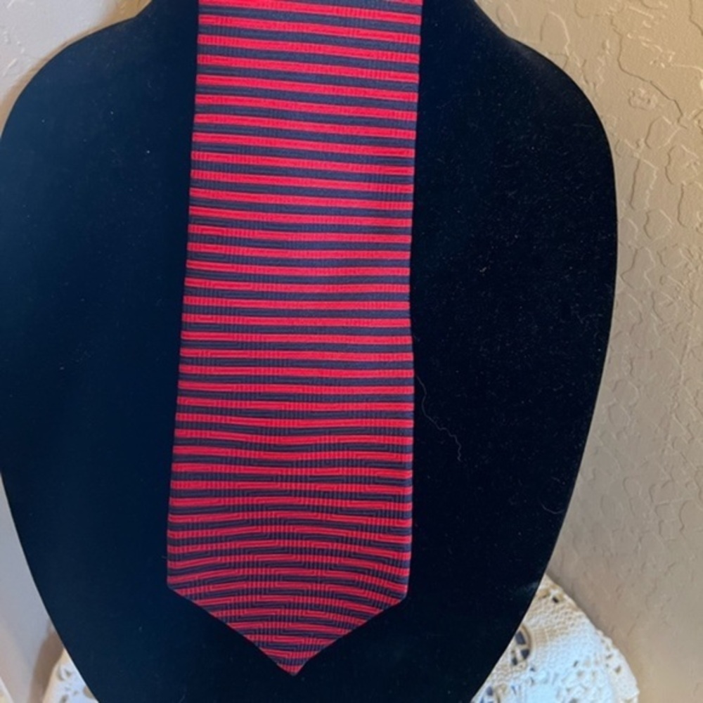 Umberto Bossi 100% Silk Mens Necktie Red, blue Tie